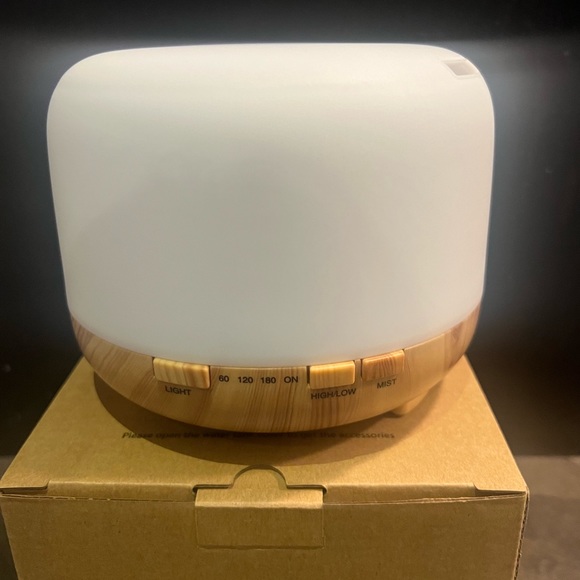 BNIB - Essential Oil Diffuser - Picture 1 of 7